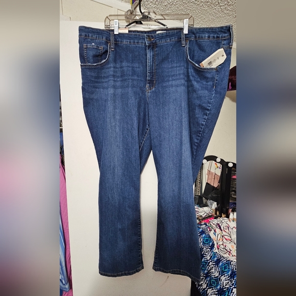 BELK WONDERFUL JEANS - Picture 4 of 6